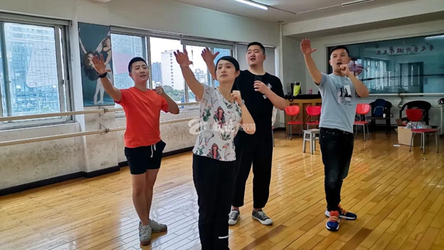 快听!内江原创歌曲全省夺冠,开口惊艳全场(附视频)(图8) 快听!内江原创歌曲全省夺冠,开口惊艳全场(附视频)(图8)