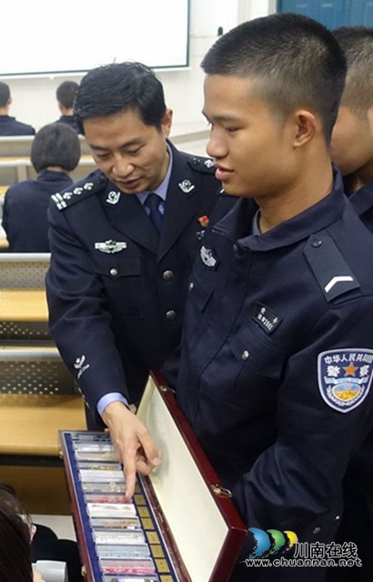 宣讲禁毒防艾 川警院警盾科普毒品危害(图3) 宣讲禁毒防艾 川警院警盾科普毒品危害(图3)