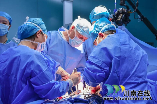 【厉害了】国际标准手术直播，竟引6000人围观！(图7)