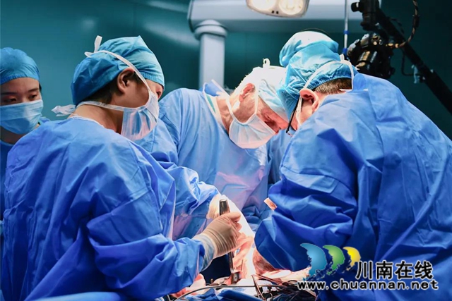 【厉害了】国际标准手术直播，竟引6000人围观！(图9)