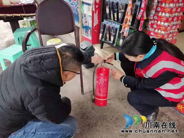 内江经开区靖民镇靖民社区开展定期消防安全检查工作(图2)