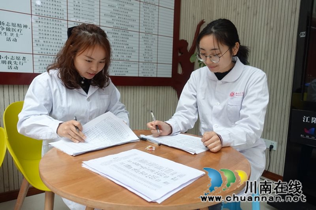 孩子学拳家长听课 泸州市少年警校有点火！(图6)