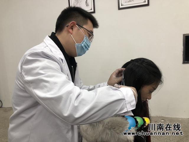 泸县百和镇开展财政供养人员禁毒毛发检测工作(图2)