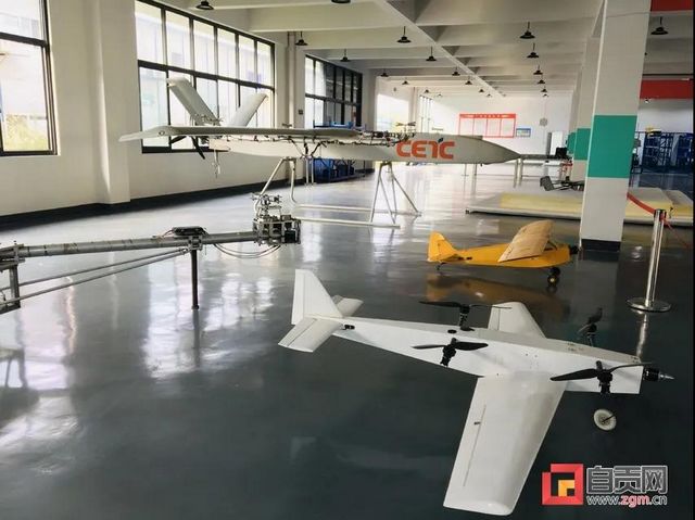 货运无人机在自贡凤鸣通用机场成功检飞(图5) 货运无人机在自贡凤鸣通用机场成功检飞(图5)