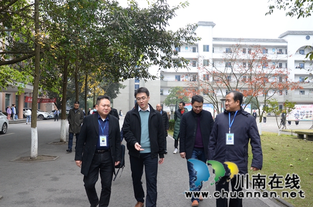 清华大学教授到合江中学指导工作(图2)