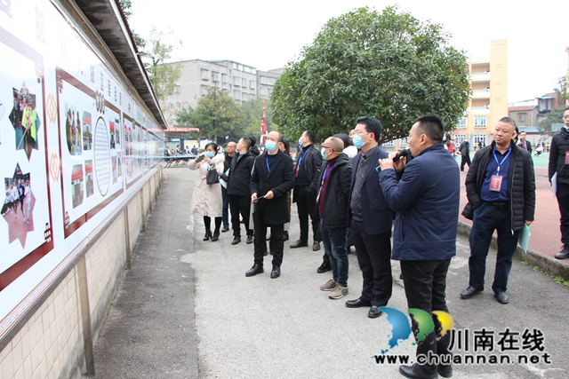 渝西川南乡村教育专家培养对象一行考察泸县云龙镇学校(图1)