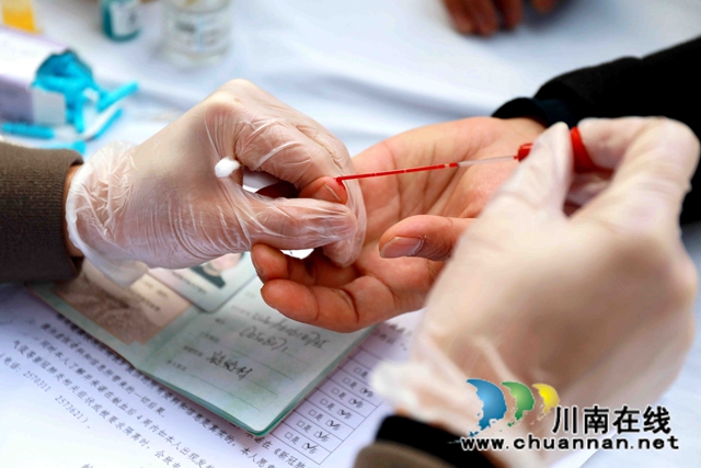 好暖！龙马潭区政府机关干部为爱加“油”(图6)