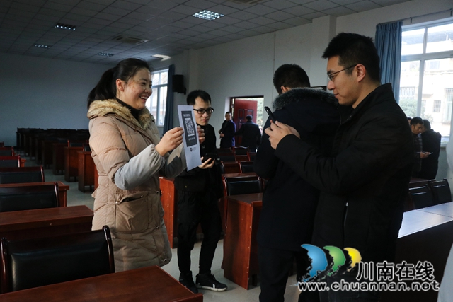 龙马潭区鱼塘街道开展“慈善一日捐”活动(图1)