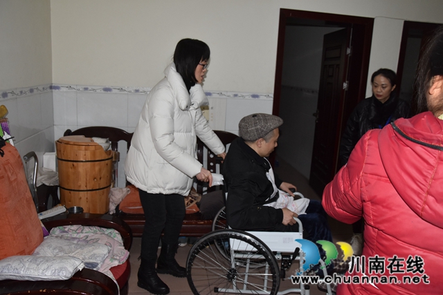 泸州市残联到泸县玉蟾街道慰问残疾人(图2) 泸州市残联到泸县玉蟾街道慰问残疾人(图2)