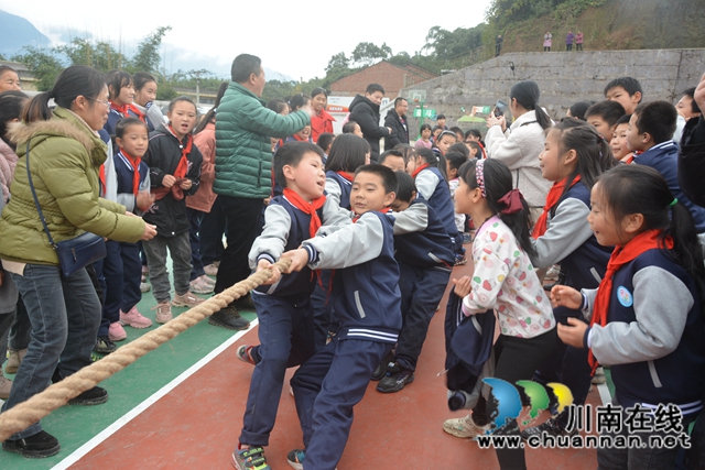 叙永县大石镇中心小学校举行2020年秋期冬季运动会(图2)