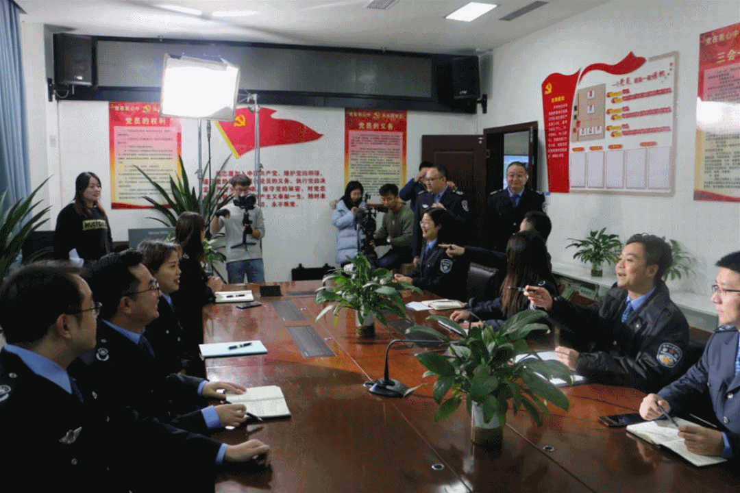 全国生态环境执法队伍形象宣传片在泸州开机(图4) 全国生态环境执法队伍形象宣传片在泸州开机(图4)