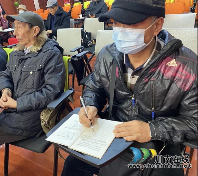 30余名离退休老干部齐聚江阳区公共图书馆，只为听她宣讲《民法典》(图6)