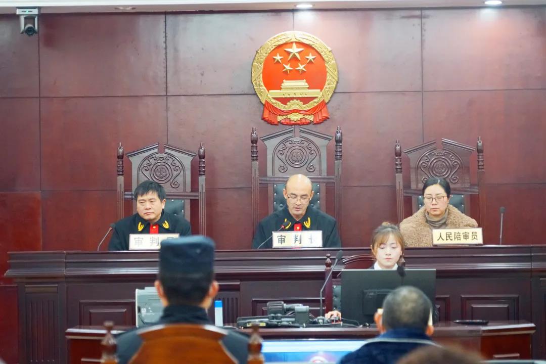 前叙永县运管所所长充当“保护伞”获刑10年半!(图4) 前叙永县运管所所长充当“保护伞”获刑10年半!(图4)