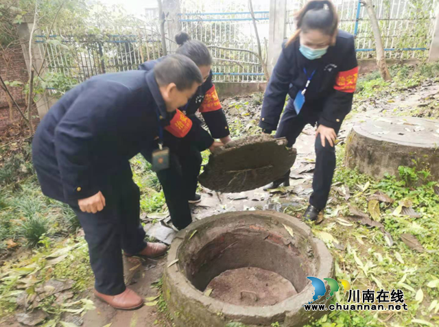 内江经开区交通镇汉晨社区：坚持双巡 发现隐患及时处理(图1)