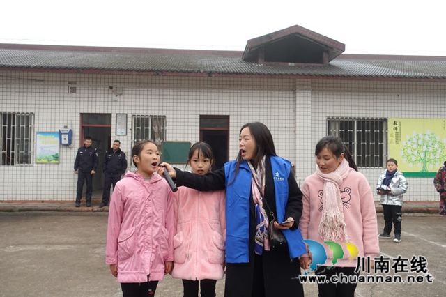 用我零花钱，给你送温暖！泸州市少年警校开展暖冬行(图8)