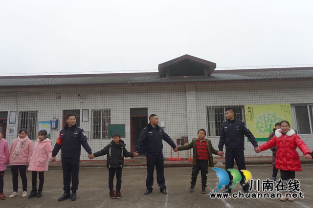 用我零花钱，给你送温暖！泸州市少年警校开展暖冬行(图10)