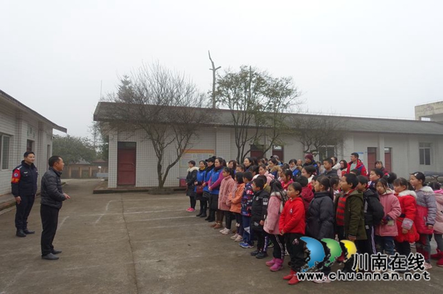 用我零花钱，给你送温暖！泸州市少年警校开展暖冬行(图12)