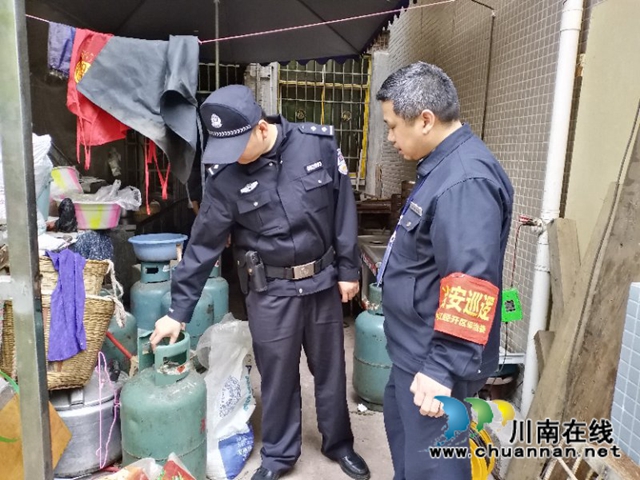 内江靖民镇双雁社区：积极开展节前安全检查，筑牢消防安全防线(图2)