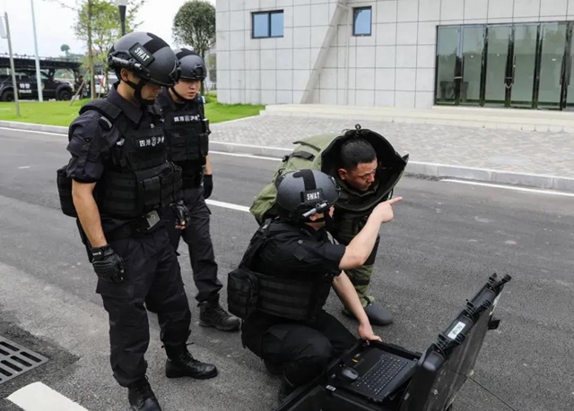 龙马潭一工地挖出炸弹1000余枚！泸州人也拥有“拆弹专家”(图17)