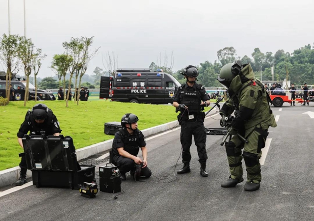 龙马潭一工地挖出炸弹1000余枚！泸州人也拥有“拆弹专家”(图18)