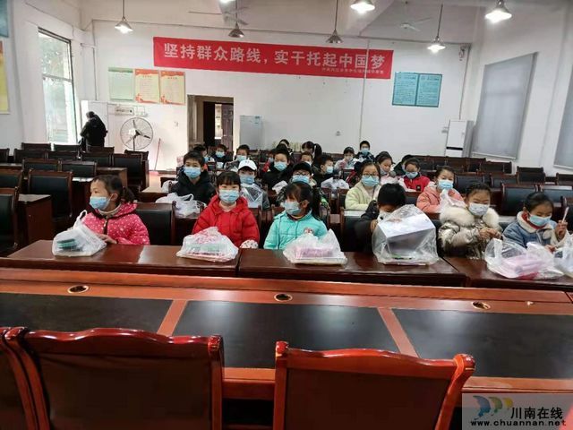 内江经开区靖民镇石马村:大手牵小手,你我共成长(图3) 内江经开区靖民镇石马村:大手牵小手,你我共成长(图3)