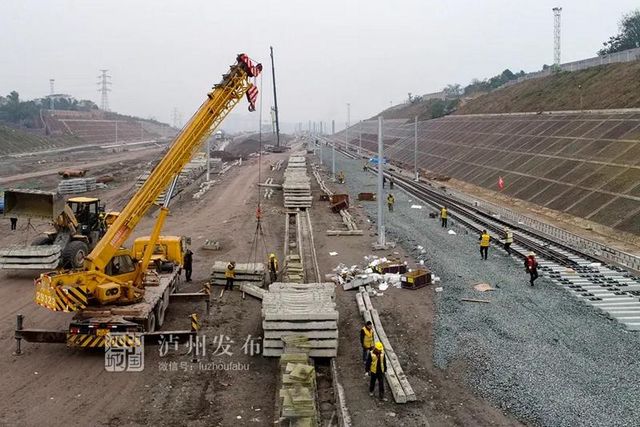 川南城际铁路，铺轨进站！(图7)