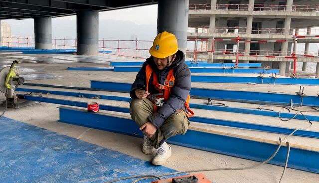元旦不停工！川南第一高楼已修成这样，300余名建设者奋战一线(图4)