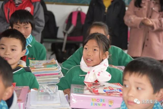 冬雨飘飞,这群人为何行走在大山深处?(图8) 冬雨飘飞,这群人为何行走在大山深处?(图8)
