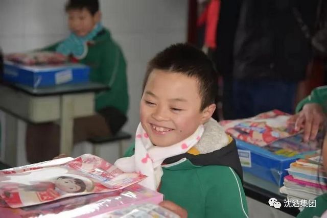 冬雨飘飞,这群人为何行走在大山深处?(图7) 冬雨飘飞,这群人为何行走在大山深处?(图7)