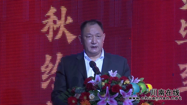 合江县委书记李仁军看望慰问在外打拼的荔城儿女(图1)