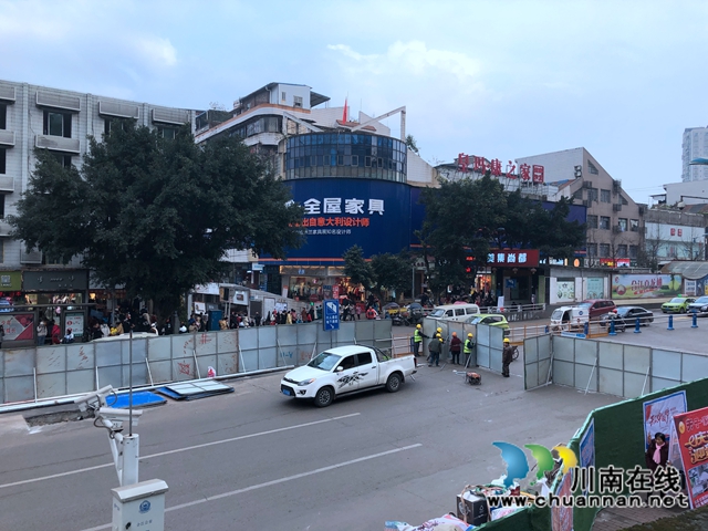 沿江侧施工提前完成，合江少岷路升级改造跑出合江“加速度”(图1)