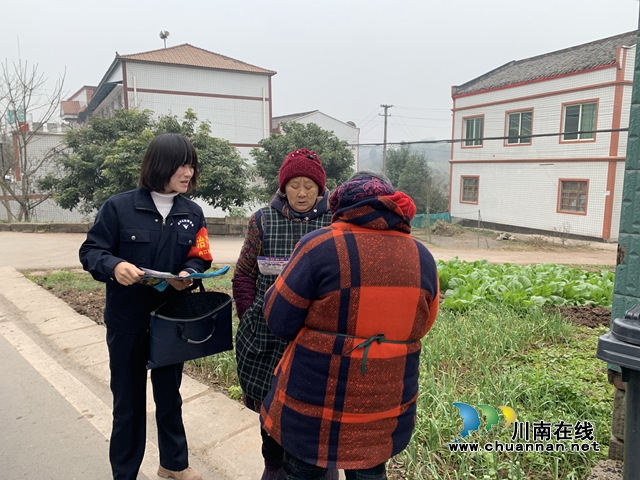 内江经开区靖民镇凉风社区“格格”筑牢反诈骗第一防线(图1)