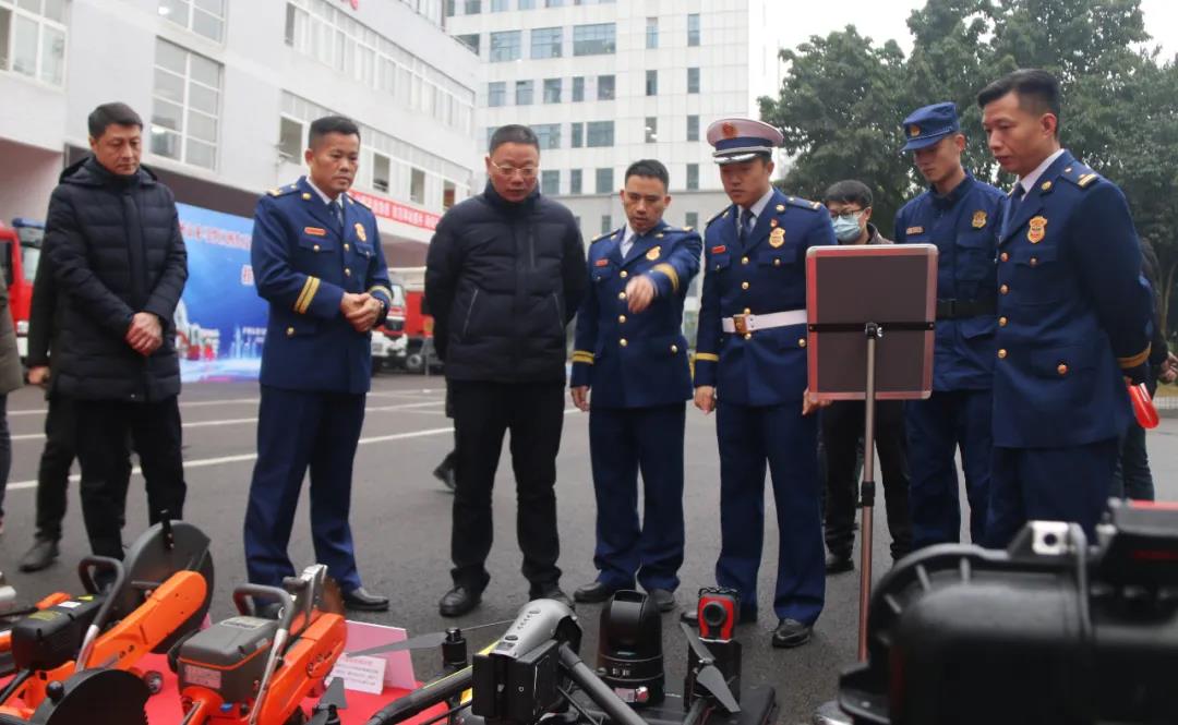 泸州市龙马潭区首次组建酒类石油化工灭火救援暨森林专业扑火队(图4)