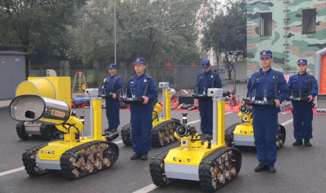 泸州市龙马潭区首次组建酒类石油化工灭火救援暨森林专业扑火队(图6)