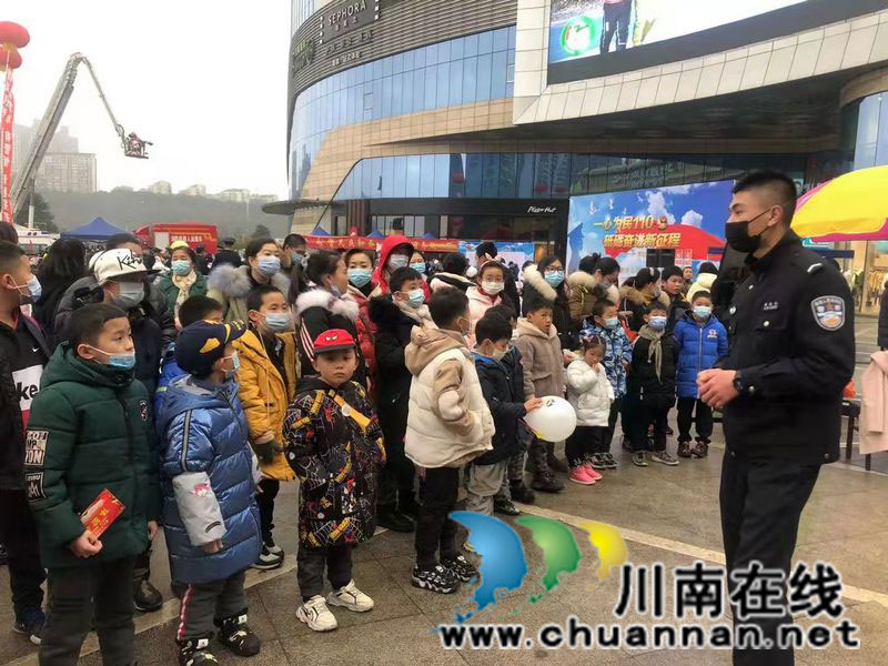 首个警察节 少年警校小学员学当“警察”(图6)