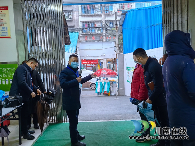 龙马潭区小市街道开展区人大代表集中视察活动(图3) 龙马潭区小市街道开展区人大代表集中视察活动(图3)