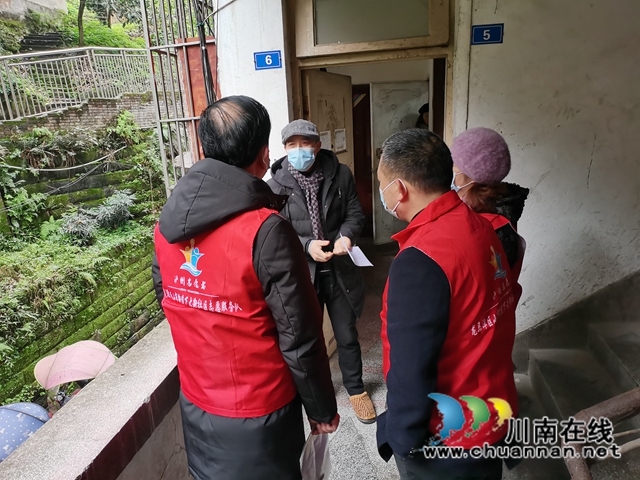 龙马潭区小市街道持续深入开展疫情防控社会宣传(图1)