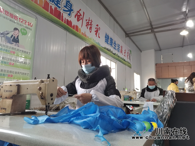 献礼建党百年 泸县雨坛彩龙换新装(图7)