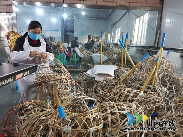 献礼建党百年 泸县雨坛彩龙换新装(图6)