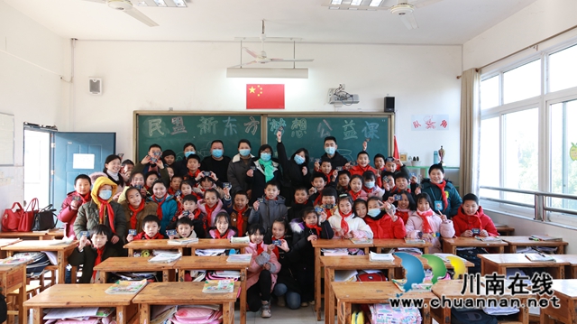 纳溪开展“梦想公益课”捐赠活动，让学生的梦想在课堂中绽放！(图3)