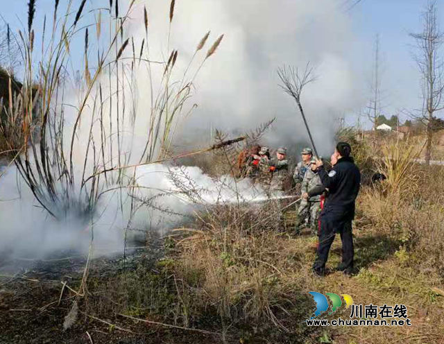 内江经开区交通镇：开展应急防火演练，强化意识筑牢安全防线(图1)