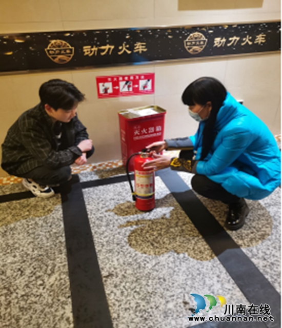 龙马潭区红星街道开展文化场所疫情防控和安全检查(图1)