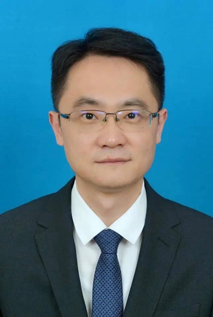 曾廷富当选为内江市人大常委会副主任,王渊当选为内江市监察委员会主任,郑治当选为内江市中级人民法院院长(图2) 曾廷富当选为内江市人大常委会副主任,王渊当选为内江市监察委员会主任,郑治当选为内江市中级人民法院院长(图2)