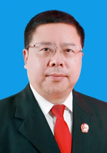 曾廷富当选为内江市人大常委会副主任,王渊当选为内江市监察委员会主任,郑治当选为内江市中级人民法院院长(图3) 曾廷富当选为内江市人大常委会副主任,王渊当选为内江市监察委员会主任,郑治当选为内江市中级人民法院院长(图3)