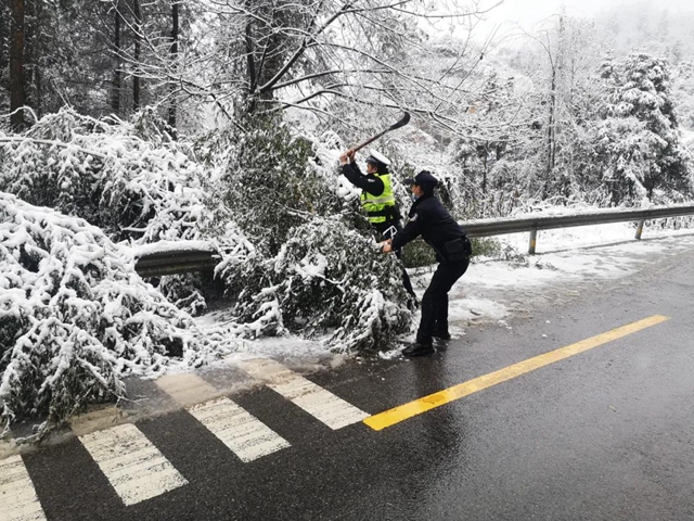 -4.9℃下古蔺的“雪警”，你绝对没有见过！(图8)