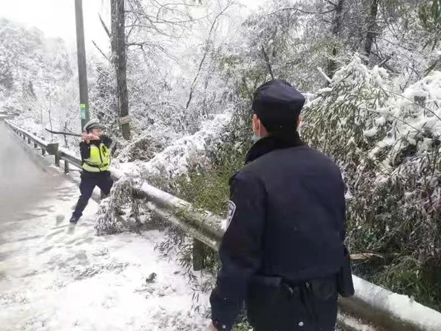 -4.9℃下古蔺的“雪警”，你绝对没有见过！(图7)