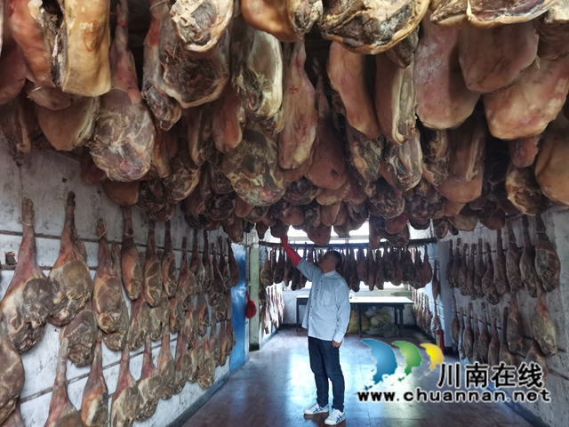 泸县：赶制“土火腿”，让就地过年不缺“家乡味”(图3)