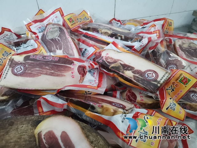 泸县：赶制“土火腿”，让就地过年不缺“家乡味”(图2)