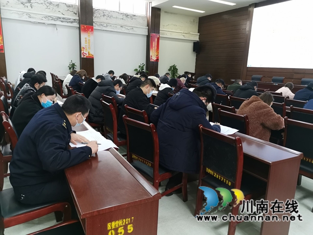 龙马潭区综合行政执法局举行执法知识月月考试(图2)