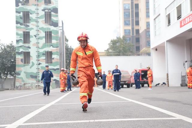 泸州市消防救援支队开展全员岗位练兵考核(图13)